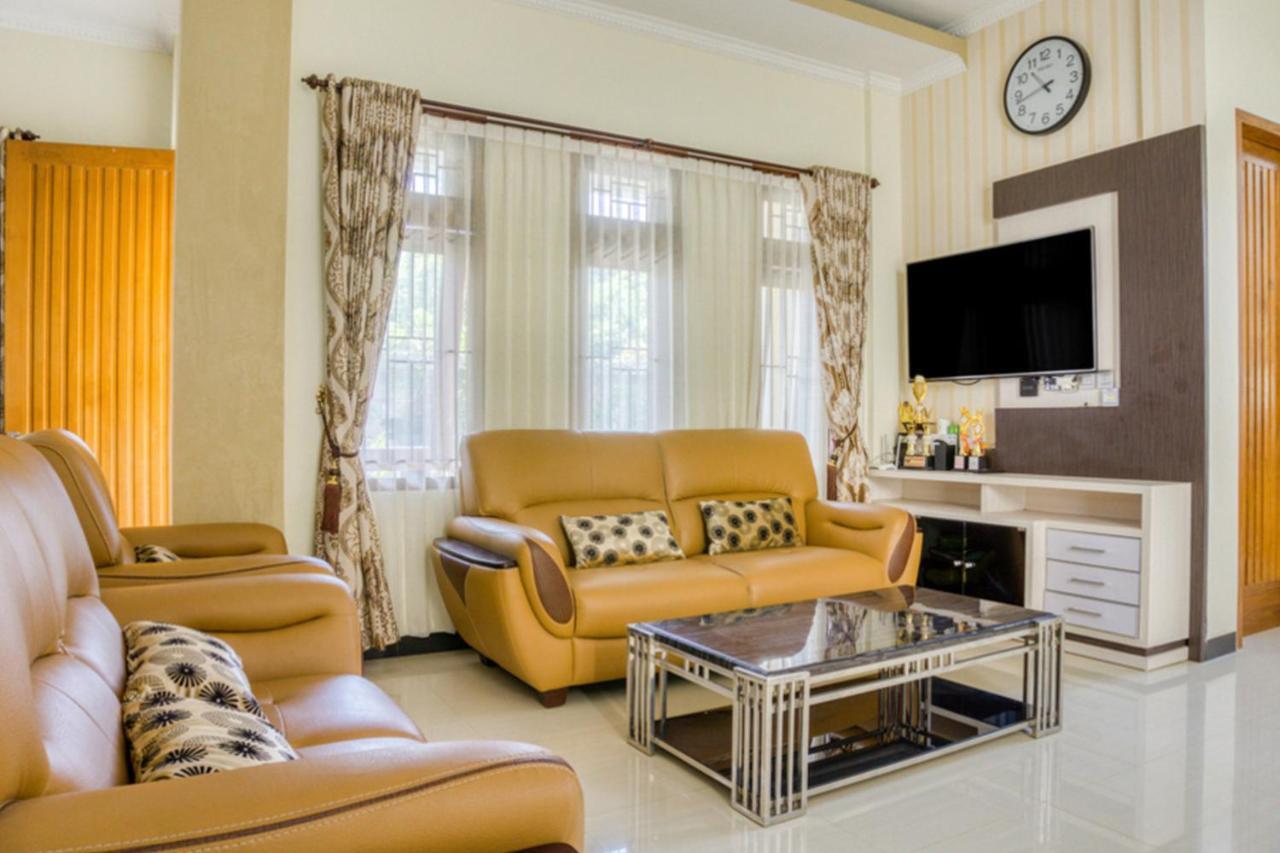 Guest house Reddoorz @ Jakal Atas Km 10 Gadingan